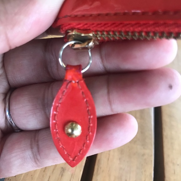 Louis Vuitton  Vernis Cosmetics Pouch - Picture 4 of 8